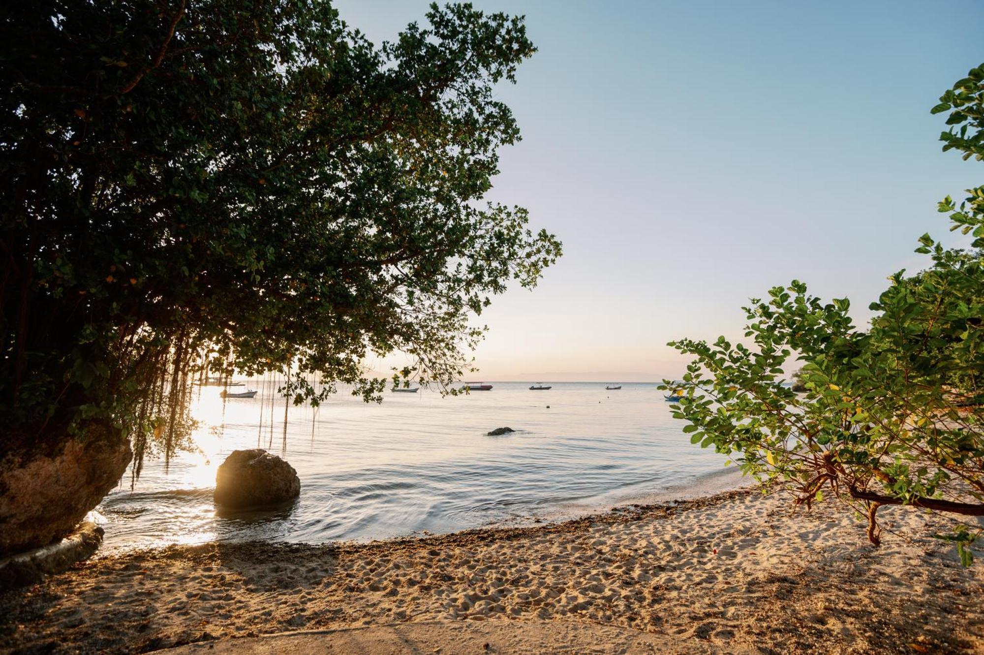 Polaris Beach And Dive Resort Inc Loon Exteriér fotografie